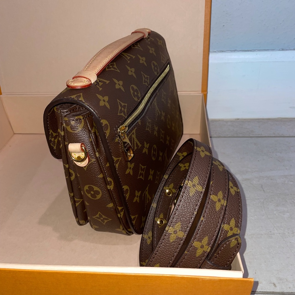 Pochette Metis LV